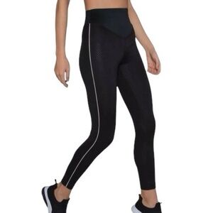 Koral Jagger‎ High Rise Etch Black Athletic Leggings